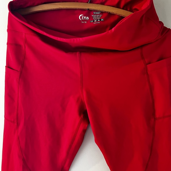 Zyia capris, worn once - Picture 4 of 4